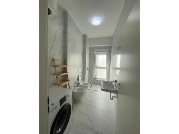 Tirane, jepet me qera apartament 1+1 Kati 3, 54 m² 450 € (Rezidenca Kaimi)