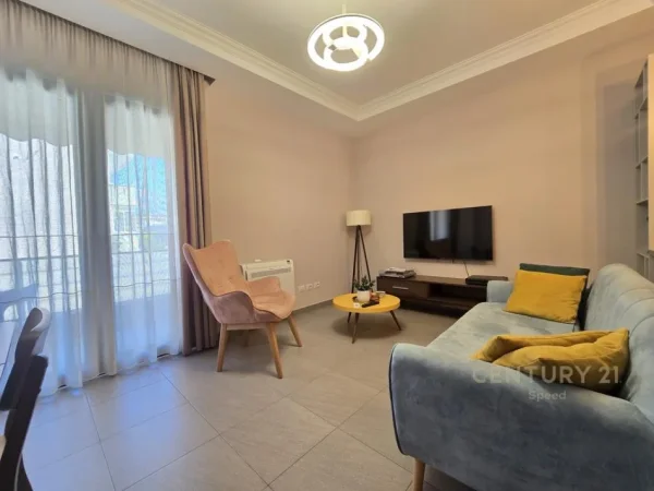 Tirane, jepet me qera apartament 2+1 Kati 3, 90 m² 800 € (Atsh)