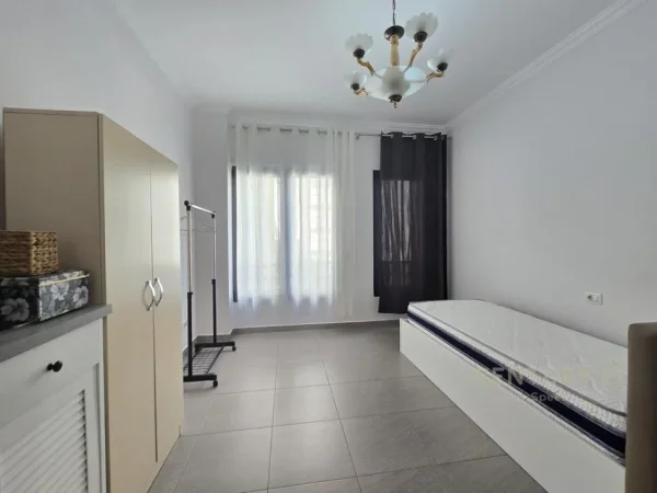 Tirane, jepet me qera apartament 2+1 Kati 3, 90 m² 800 € (Atsh)