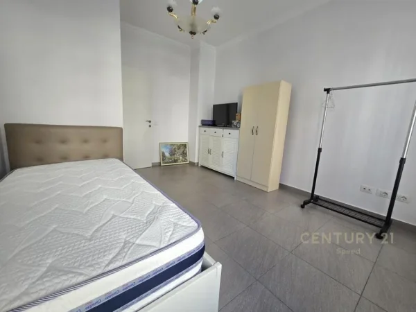 Tirane, jepet me qera apartament 2+1 Kati 3, 90 m² 800 € (Atsh)