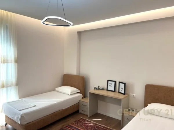 Tirane, jepet me qera apartament Kati 2, 98 m² 2.000 € (Rruga e Kosovareve)