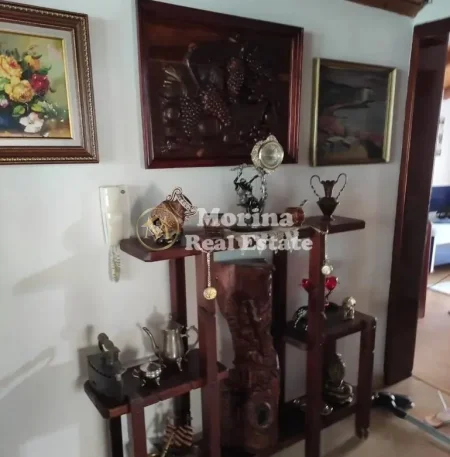 Tirane, shitet Vile , 150 m² 1.000.000 € (Rruga Hoxha Tahsim, Kryqezimi te Bar Oslo)