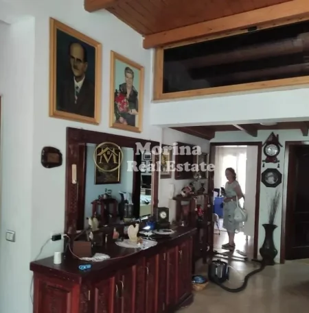 Tirane, shitet Vile , 150 m² 1.000.000 € (Rruga Hoxha Tahsim, Kryqezimi te Bar Oslo)