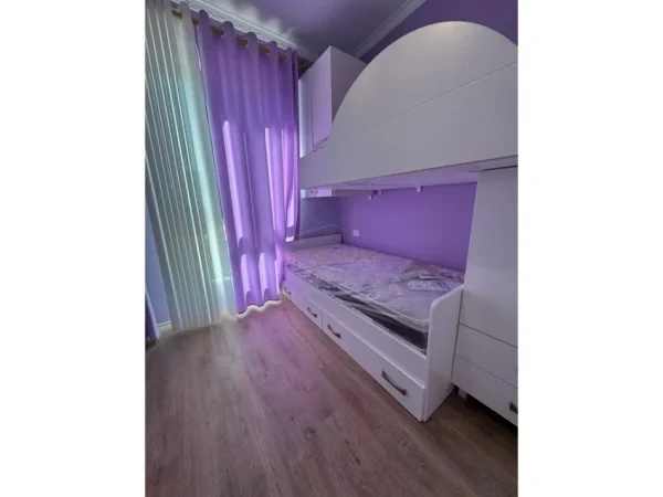 Tirane, jepet me qera apartament 2+1+Ballkon Kati 4, 110 m² 1.200 € (MYSLYM SHYRI)