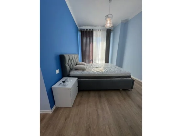 Tirane, jepet me qera apartament 2+1+Ballkon Kati 4, 110 m² 1.200 € (MYSLYM SHYRI)
