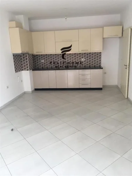 Tirane, jepet me qera apartament 2+1 Kati 3, 90 m² 650 € (DON BOSKO)