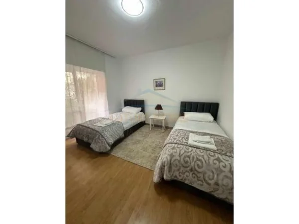 Tirane, shitet apartament 3+1 Kati 1, 106 m² 175.000 € (BRRYLI)