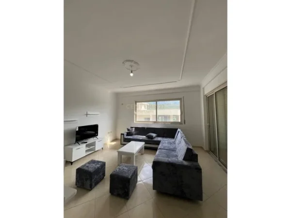 Tirane, jap me qera apartament 2+1+Ballkon Kati 3, 105 m² 350 € (Rruga e Dajtit)