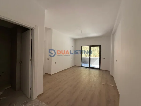Tirane, shitet apartament 2+1+Ballkon Kati 6, 112 m² 156.800 € (Rruga e Elbasanit)