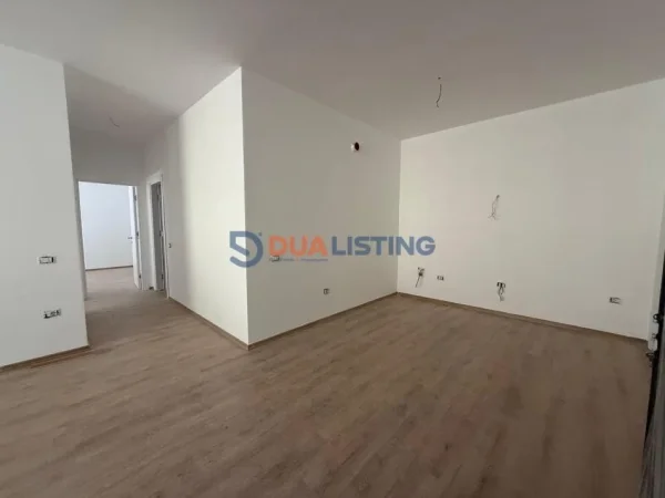 Tirane, shitet apartament 2+1+Ballkon Kati 6, 112 m² 156.800 € (Rruga e Elbasanit)