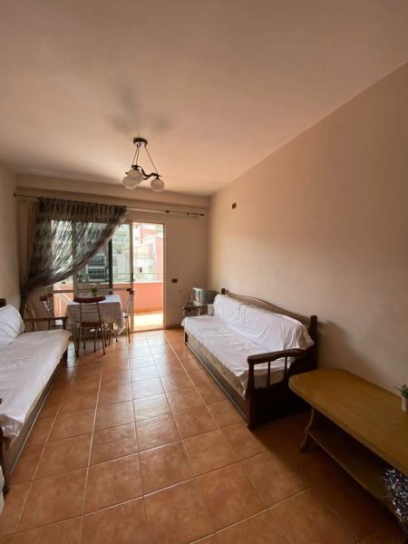Tirane, jepet me qera apartament 1+1+BLK Kati 6, 65 m² 35.000 Leke (prane Big Market)