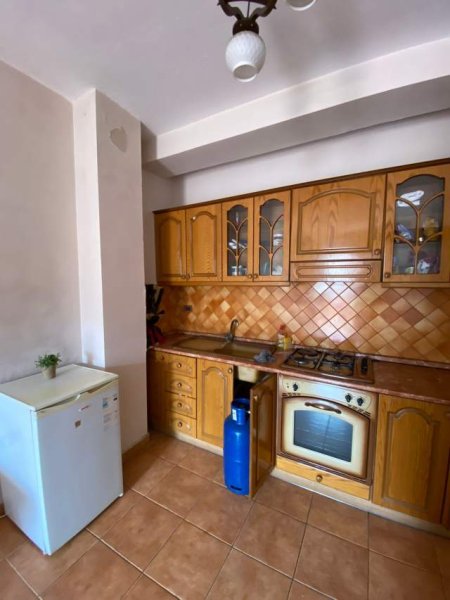 Tirane, jepet me qera apartament 1+1+BLK Kati 6, 70 m² 35.000 Leke (siper Big Market)