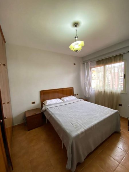 Tirane, jepet me qera apartament 1+1+BLK Kati 6, 70 m² 35.000 Leke (siper Big Market)