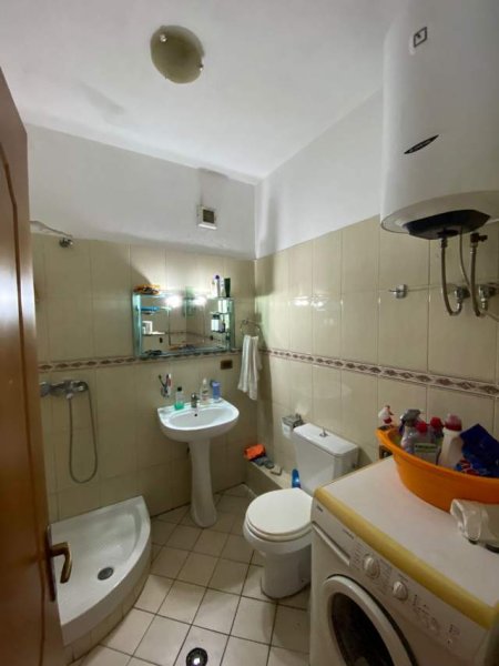 Tirane, jepet me qera apartament 1+1+BLK Kati 6, 70 m² 35.000 Leke (siper Big Market)