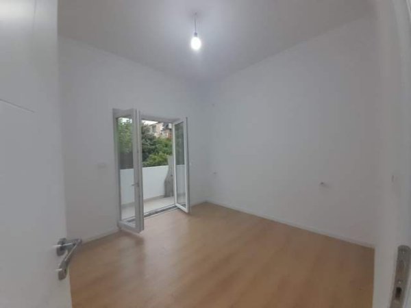 Tirane, shitet apartament 2+1+BLK Kati 2, 80 m² 115.000 Euro (Restorant Durresi)