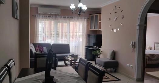 Tirane, jepet me qera apartament