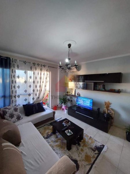 Tirane, jepet me qera apartament 2+1+BLK Kati 6, 91 m² 400 Euro (Rruga Frang Bardhi)