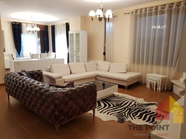 Tirane, jepet me qera Vile 3 Katshe Kati 3, 260 m² 2.500 Euro (Rruga e Vilave, Teg)