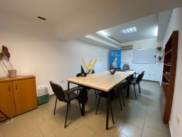 Tirane, shitet dyqan Kati -1, 315 m² 395.000 Euro (rruga e kavajes)