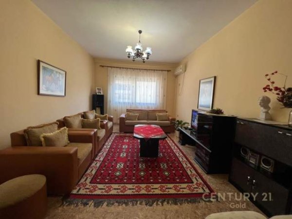 Tirane, shitet apartament 2+1+A+BLK Kati 2, 113 m² 180.000 Euro (Komuna e Parisit)