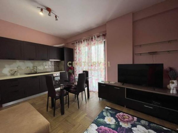 Tirane, jepet me qera apartament 1+1+A+BLK Kati 5, 60 m² 550 Euro (Bulevardi Zogu i Pare,MOZART RESIDENCE)