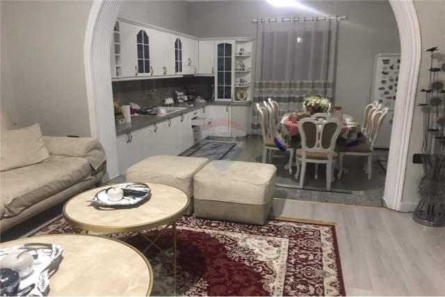 Tirane, jepet me qera apartament 110 m²  (Kamez)