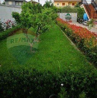 Tirane, jepet me qera apartament 110 m²  (Kamez)