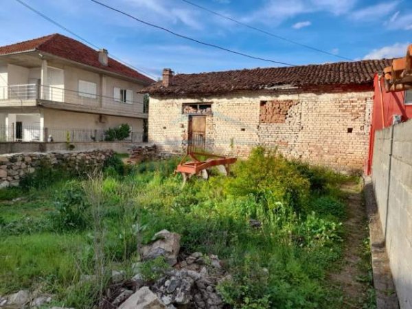 Korce, shitet magazine Kati 0, 90 m² 8.000 Euro (Dvoran/Mollaj, Korçë)