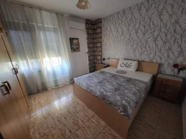 Tirane, jepet me qera apartament 2+1+BLK Kati 4, 120 m² 550 Euro (prane Kishes Katolike)