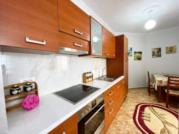 Tirane, jap me qera apartament 1+1+BLK Kati 6, 70 m² 600 Euro (RRUGA E KOSOVAREVE)