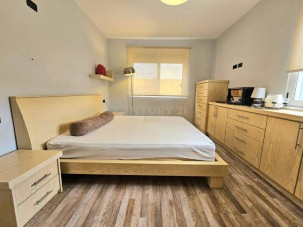 Tirane, jepet me qera apartament 2+1 Kati 4, 110 m² 600 Euro (Ambasada Amerikane)
