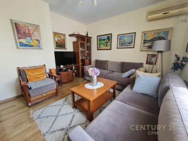 Tirane, jepet me qera apartament 1+1+BLK Kati 5, 50 m² 400 Euro (Rr. Asim Vokshi, Rruga Fortuzi)