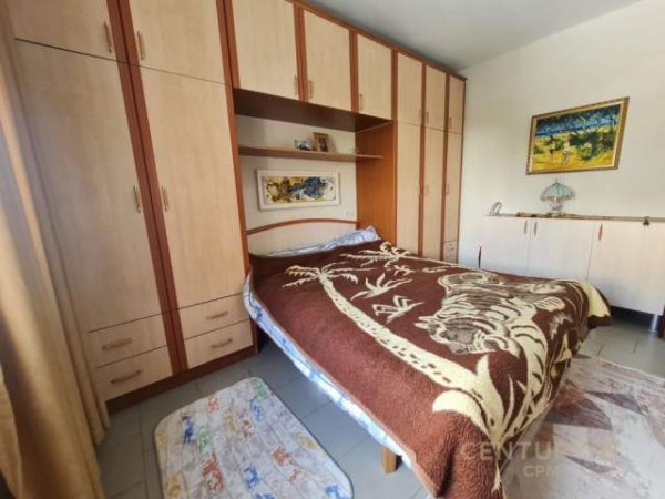 Tirane, jepet me qera apartament 1+1+BLK Kati 5, 50 m² 400 Euro (Rr. Asim Vokshi, Rruga Fortuzi)