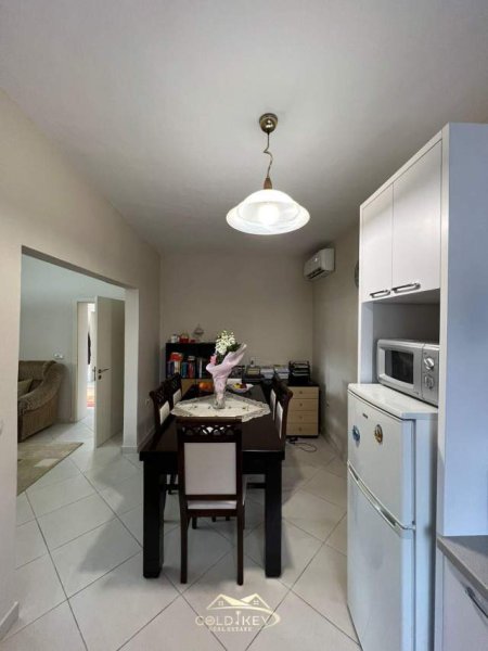 Durres, jepet me qera Vile 2 Katshe Kati 2, 900 Euro (Prane Muzeumit te Deshmoreve)