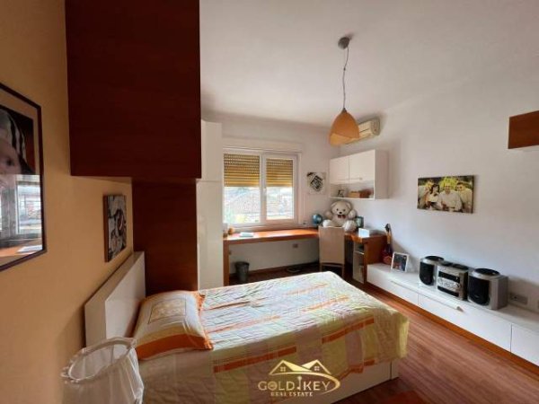Durres, jepet me qera Vile 2 Katshe Kati 2, 900 Euro (Prane Muzeumit te Deshmoreve)