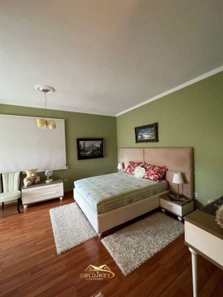 Durres, jepet me qera Vile 2 Katshe Kati 2, 900 Euro (Prane Muzeumit te Deshmoreve)
