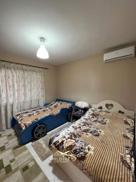 Durres, jepet me qera Vile 2 Katshe Kati 2, 900 Euro (Prane Muzeumit te Deshmoreve)
