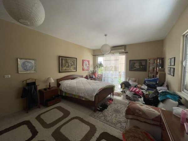 Tirane, shitet apartament 3+1+BLK Kati 3, 140.000 m² 140.000 Euro (Fresku)
