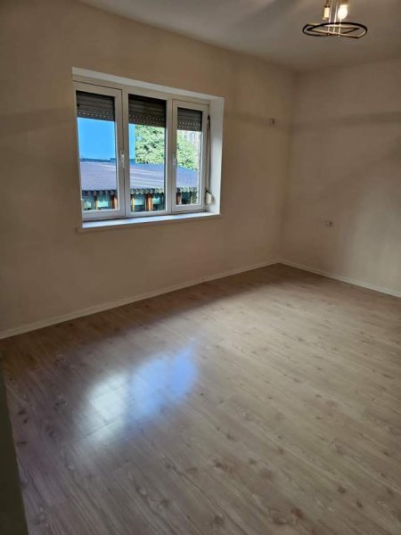 Tirane, shitet apartament 1+1 Kati 3, 44 m² 75.000 Euro (Rruga Haxhi Dalliu)