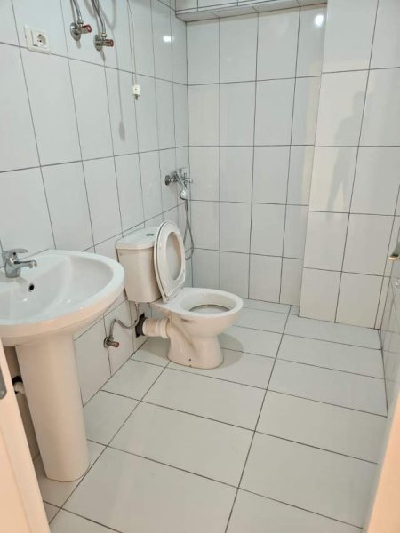 Tirane, shitet apartament 1+1 Kati 3, 44 m² 75.000 Euro (Rruga Haxhi Dalliu)