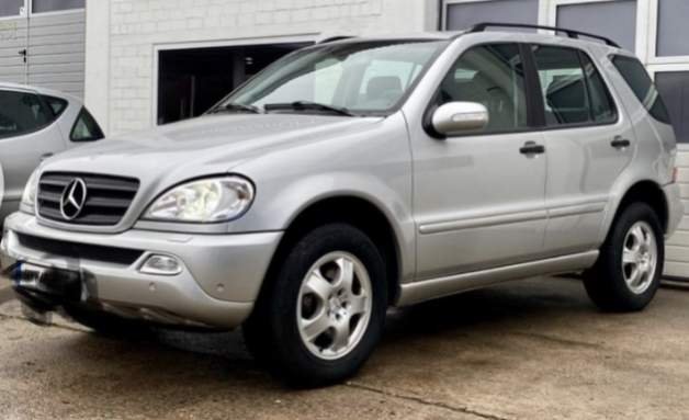 Tirane, jap me qera xhip Mercedes-Benz ML 270 Viti 2003, 3.000 Leke