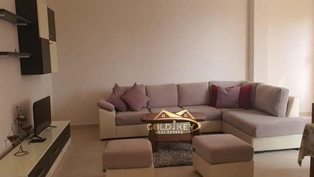 Durres, jepet me qera apartament 2+1 Kati 2, 250 Euro (Kenete)