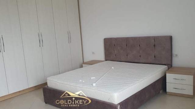 Durres, jepet me qera apartament 2+1 Kati 2, 250 Euro (Kenete)