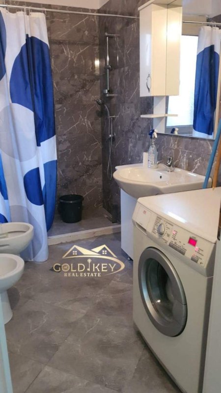 Durres, jepet me qera apartament 2+1 Kati 2, 250 Euro (Kenete)