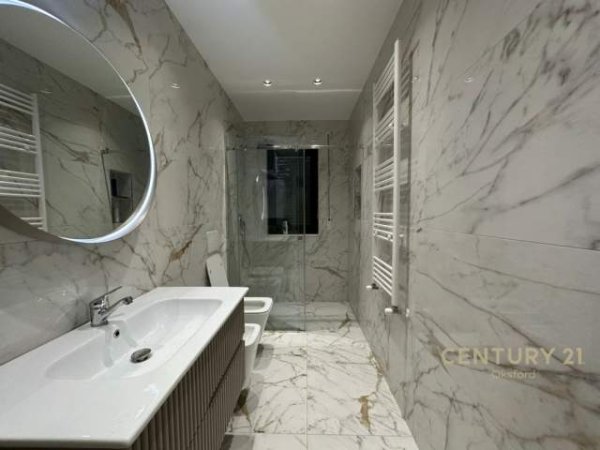 Tirane, jepet me qera apartament 2+1 Kati 2, 850 Euro