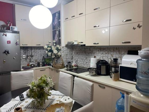 Tirane, shitet 2+1 Kati 4, 68 m² 75.000 Euro