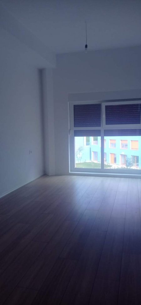 Tirane, jepet me qera apartament 1+1+BLK Kati 4, 65 m² 25.000 Leke (Ali Demi, Mangalem)