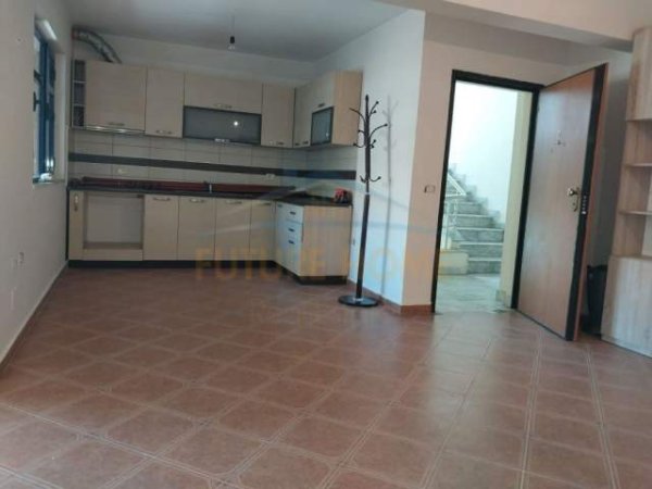 Tirane, shitet apartament 2+1+BLK Kati 3, 87 m² 89.000 Euro (Kthesa e Kamzes)