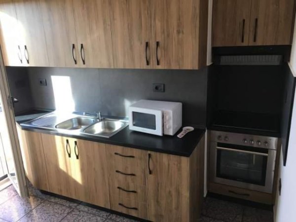 Tirane, jepet me qera apartament 2+1 Kati 5, 90 m² 40.000 Leke (Rruga e Durresit)
