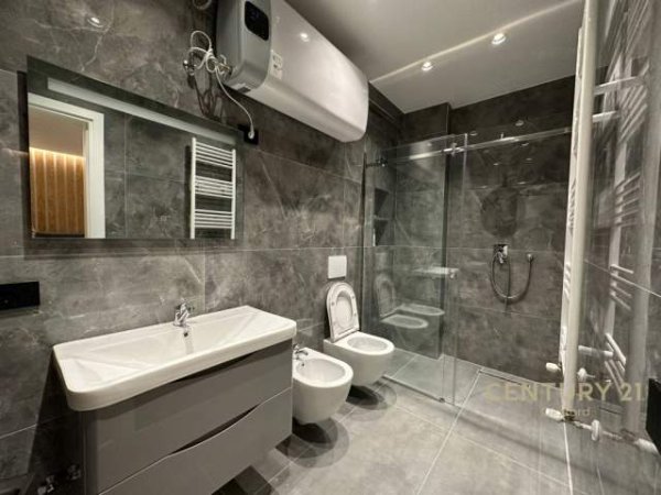 Tirane, jepet me qera apartament 2+1+BLK Kati 2, 120 m² 850 Euro (unaze e re)